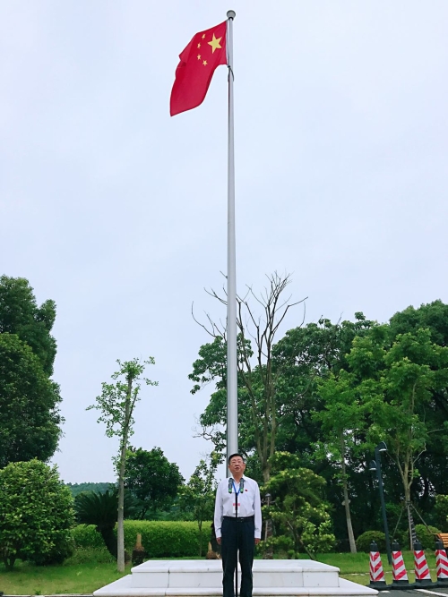 杨校长讲话.jpg
