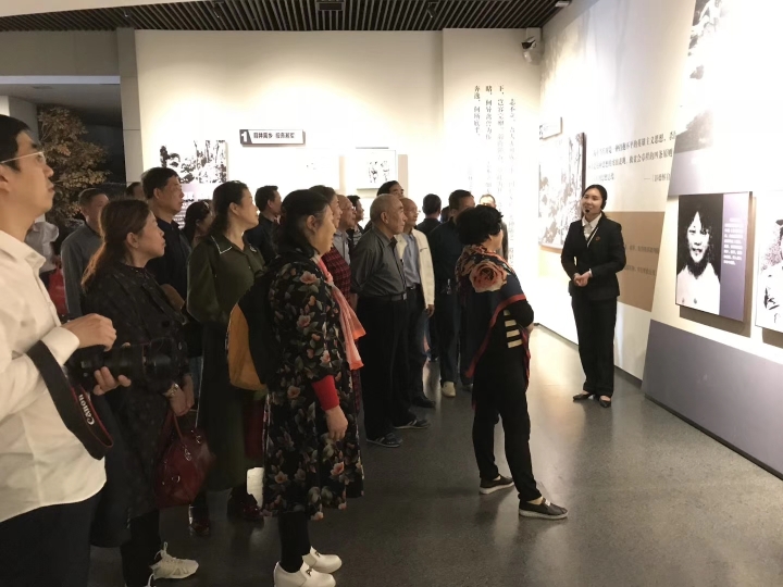 图三:杨开慧纪念馆参观.jpg