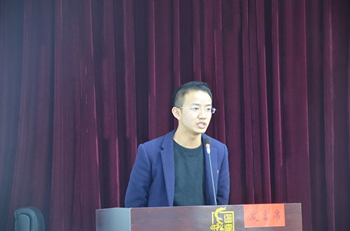 理研会征文一等奖获得者市委党校管理教研室教师廖欢做典型发言.JPG