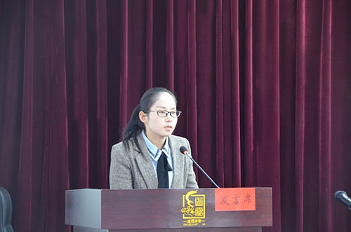 鼎城区委党校教师段淑娟做典型发言.JPG